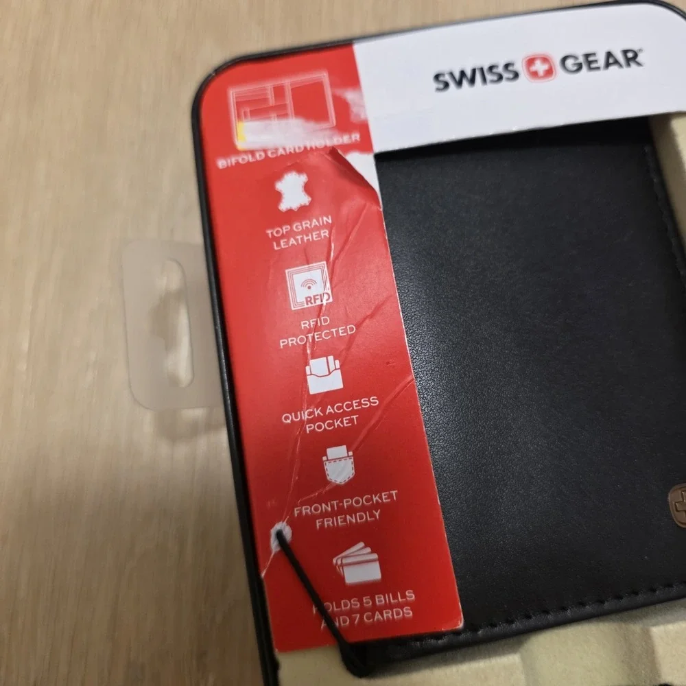 New In Box Swiss Gear Black Bifold Wallet Nylon & Leather trim Wallet RFID